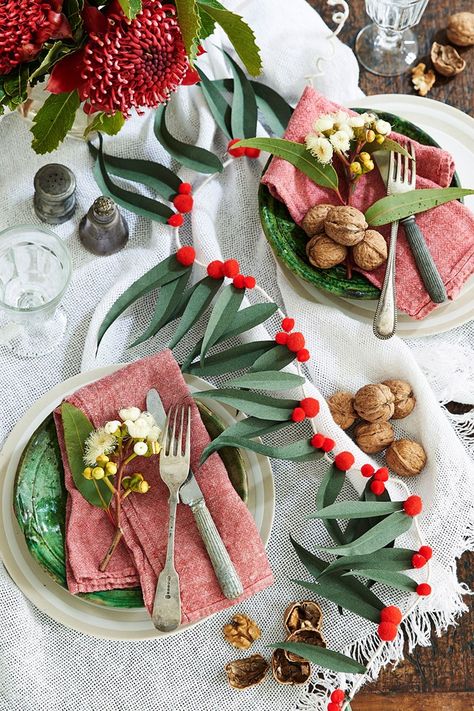 Christmas table decorations that will impress your guests | Better Homes and Gardens Christmas Decorations Australian, Traditional Table Setting, Christmas Styling, Christmas Color Palette, Aussie Christmas, Australian Christmas, Christmas Plants, Summer Christmas, Christmas Tabletop