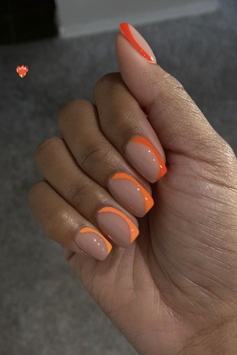 Orange Nails With Black Lines, Orange Gel Manicure Ideas, Simple Nail Art Natural Nails, Fall Different Color Nails, Orange Nails Ideas Short, Fall Color French Tip Nails Short, Brown Squoval Nails, Minimalist Nails Orange, Orange Biab Nails