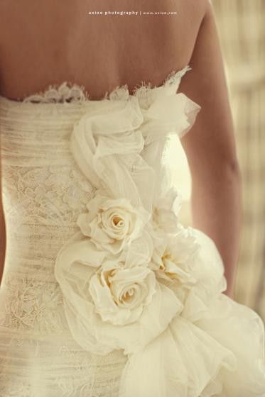 this dress.... <3 When I Get Married, Wedding Robe, Wedding Wishes, Girls Dream, Fairytale Wedding, Here Comes The Bride, Rehearsal Dinner, Wedding Bells, Wedding Gown