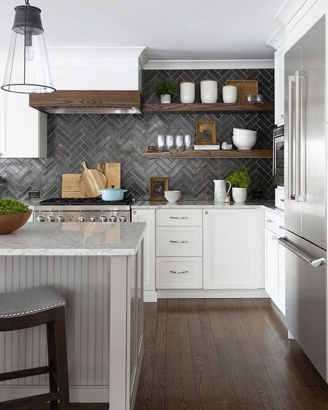 White kitchen cabinets with dark grey backsplash tile Dark Herringbone Backsplash, Dark Grey Herringbone Backsplash, Gray Backsplash White Cabinets, Charcoal Backsplash, Beadboard Kitchen, Gray Tile Backsplash, Gray Tile, Maple Kitchen Cabinets, Herringbone Backsplash