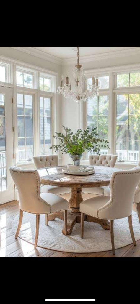 Formal Eat In Kitchen, Classic Breakfast Nook, Kitchen Dinning Room Combo, Round Breakfast Table Ideas, Dining Room With Sitting Area, Keeping Room Off Kitchen, Dining Room With Round Table, Dining Room China Cabinet, Dining Room With Built Ins