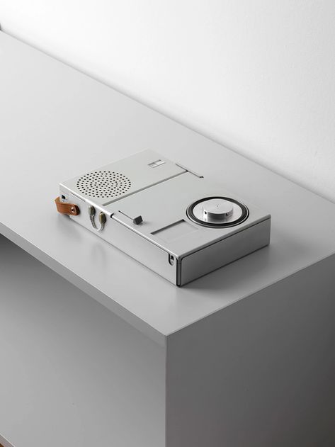 German Product Design, Tech Minimalist, Dieter Rams Design, Branded Apparel, Braun Design, Retro Gadgets, Dieter Rams, Id Design, Speaker Design