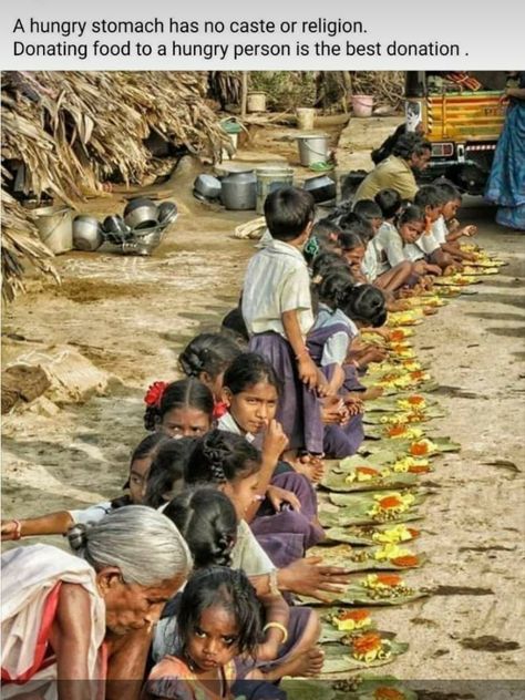 Poor Food, Bangladesh Travel, Food Distribution, Rural Photography, Village Food, Amazing India, Village Photos, Rural India, India Culture