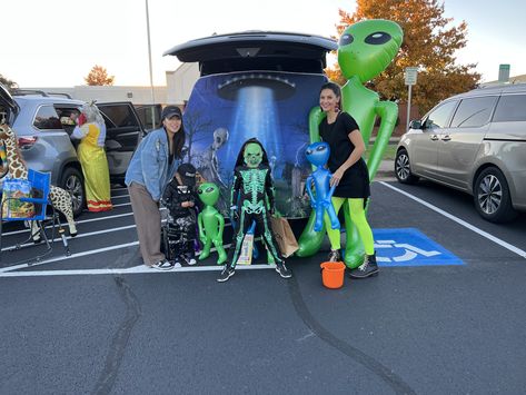 Alien invasion trunk or treat. Alien Invasion Trunk Or Treat, Alien Trunk Or Treat Ideas, Alien Trunk Or Treat, Family Themed Halloween Costumes, Themed Halloween Costumes, Alien Invasion, Treat Ideas, Trunk Or Treat, Halloween Stuff