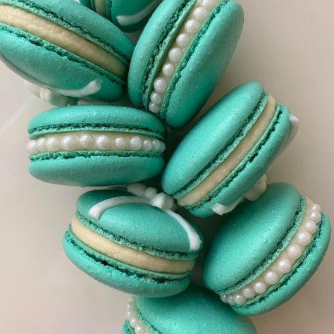 Blue Macarons, Breakfast At Tiffanys, Birthday Food, Macaroons, Aqua Blue, Macarons, Food Ideas, Sugar Cookie, Birthday