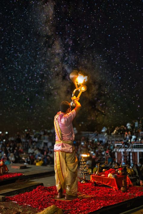 Ganga Aarti Varanasi, Har Har Gange, India Core, Creative Frames, Cultural Aesthetic, My Love Lyrics, Feather Background, Insta Story Idea, Spiritual Photos