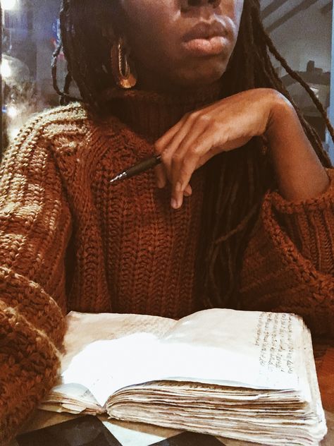 Journal Aesthetic Black Women, Black Female Writer Aesthetic, Writing Aesthetic Black Woman, Journaling Black Women, Black Female Scientist Aesthetic, Black Woman Journaling Aesthetic, Journaling Aesthetic Black Women, Black Journalist Aesthetic, Black Woman Journaling