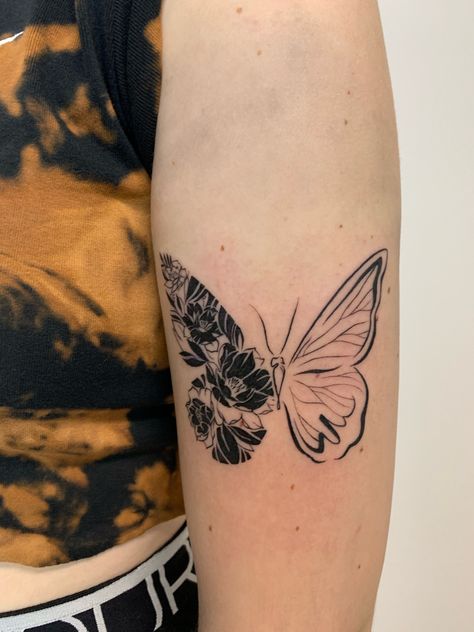 Minimal Butterfly Tattoo, Butterfly Flower Tattoo, Minimal Butterfly, Butterfly Flower, Tattoo Inspo, Butterfly Flowers, Butterfly Tattoo, Flower Tattoo, Tattoos