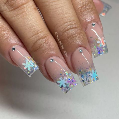 Icey Nails Designs, Winter Encapsulated Nails, Christmas Aquarium Nails, Christmas Freestyle Nails, Encapsulated Snowflake Nails, Snowflake Glitter Nails, Snowflake Nails Short, Glitter Snowflake Nails, Short Winter Nail Designs