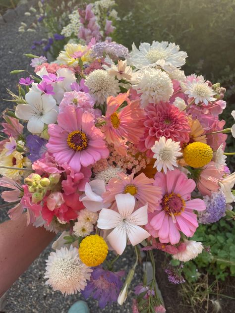 Cut Flower Garden Bouquet, Small Spring Bouquet, Pink Wildflower Bouquet, Zinnia Wedding Bouquet, Flower Bouquet Summer, June Bouquet, Cut Flower Bouquet, Mixed Flower Bouquet, Zinnia Bouquet