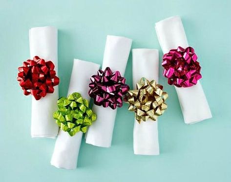 25 Napkin Rings to DIY Before Dinner Diy Christmas Napkins, Easy Christmas Crafts For Kids, Homemade Christmas Crafts, Holiday Napkin Rings, Napkin Rings Diy, Christmas Napkin Rings, Christmas Napkin, Rings Diy, Elegant Christmas Decor