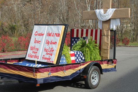 Patriotic Floats Parade, Christian Parade Float Ideas, Parade Float Theme, Parade Float Ideas, Christmas Parade Floats, Parade Ideas, 4th Of July Parade, Wake Ideas, Christmas Float