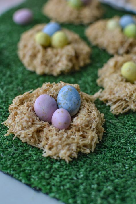 Shredded Wheat Nests, Easter Birds Nest Treats, Easter Nests Recipe, Birds Nests Recipe, Edible Bird's Nest, Birds Nest Cookies, Easter Birds Nest, Shredded Wheat Cereal, Easter Egg Nest