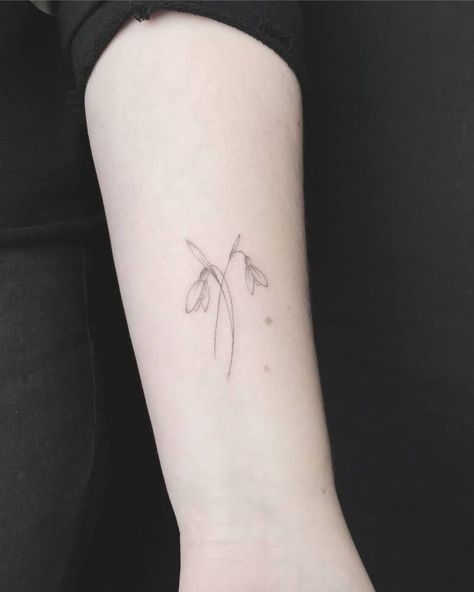 One Line Snowdrop Tattoo, Small Snowdrop Tattoo, Snowdrop Flower Tattoo Minimalist, Snowdrops Tattoo, Snowdrop Tattoo Design, Snow Drop Tattoo, Foot Tattoos For Women Flowers, Snow Drop Flower Tattoo, Snowdrop Flower Tattoo