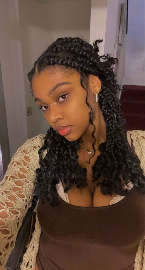 Boho Black Hairstyles, Bohemian Natural Hairstyles, Boho Protective Hairstyles, Boho Hairstyles Black Women, Short Boho Box Braids, Natural Boho Braids, Boho Braids On Natural Hair, Boho Braids Natural Hair, Short Goddess Braids