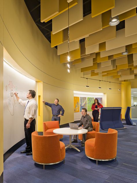 Effective Collaboration Spaces for Research | Lab Manager Collaboration Space Office, Co Working Space Design Interiors, Student Lounge Design, Co Working Space Design, Collaboration Space Design, Dormitory Design, Tech Exhibition, Brainstorming Room, Office Collaboration Space