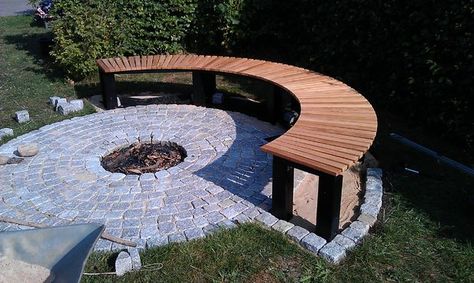 Fireplace With Bench, Fire Pit Bench, Garden Fireplace, Outdoor Bench Seating, Outdoor Fire Pit Designs, Build A Fireplace, Curved Bench, Fire Pit Seating, Garden Fire Pit