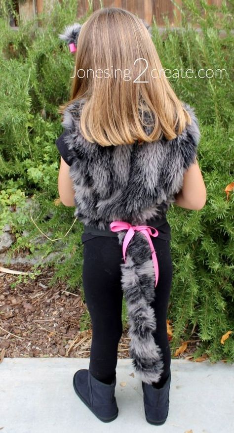 Perfect homemade cat costume for a little girl that is still easy, but doesn't look exactly like all the other cat costumes you see. Kitten Costume Kids, Diy Cat Halloween Costumes For Kids, Diy Cat Costume Kids, Black Cat Costume For Kids, Cat Costume Toddler, Homemade Cat Costume, Diy Cat Costume, Honk Jr, Cat Girl Costume