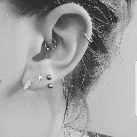 My helix & daith piercing ♡ Daith Helix Piercing, Helix And Daith Piercing, Painless Piercings, Ear Piercing Combinations, Constellation Piercings, Piercing Daith, Piercings Ear, Constellation Earrings, 15th Wedding Anniversary