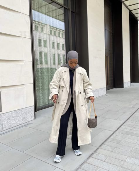 Outfit Hijab Winter, Modest Autumn Outfits, Hijabi Friendly Outfits, Hijab Modest Outfits, Hijabi Outfit Inspiration, Trench Coat Plus Size, Outfit Muslim, Easy Fits, Outfit Modest