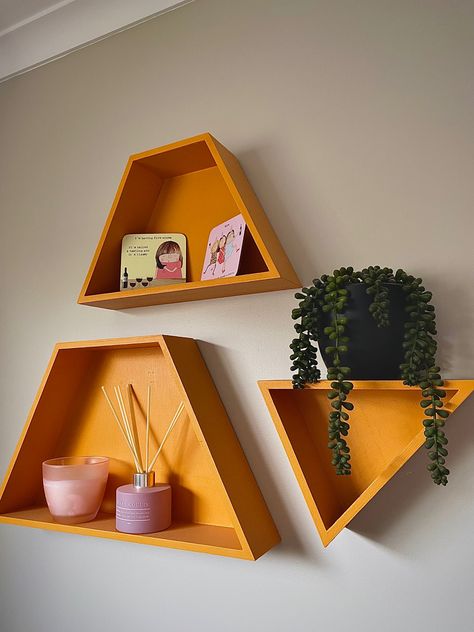 Floating Shelves Painted, Orange Bookshelves, Colorful Shelf, Eccentric Style, Orange Wall Art, Wall Art Room Decor, Painted Background, Wall Art Room, Art Room Decor