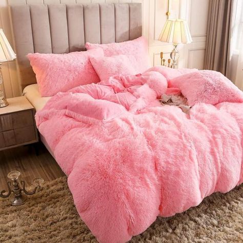 Takken Decor, Fluffy Duvet, Pink Comforter, Work Space Decor, Girl Bedroom Designs, Bedrooms Ideas, Fluffy Blankets, Bedroom Headboard, Girl Bedroom Decor