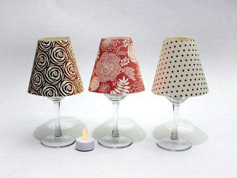 DIY wineglass miniature lampshades. Mini Lamp Shades, Mini Lamps, Lamp Shade Crafts, Lampshade Diy, Miniature Lamp, Diy Swimming Pool, Mini Lamp, Small Lamp, Diy Lamp Shade