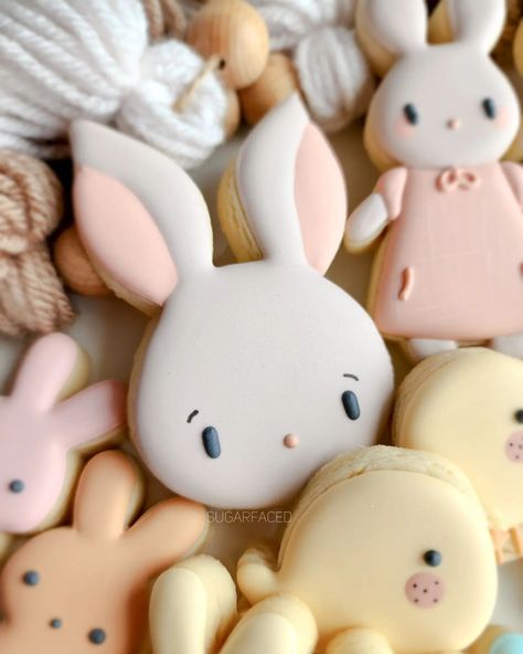 SUGAR FACED • Cheryl 👋 (@sugarfaced) • Instagram photos and videos Bunny Face Sugar Cookies, Cookie Gram, Magic Party, Bunny Cookies, Bunny Face, Buzzfeed Food, Iced Cookies, Easter Cookies, March 27