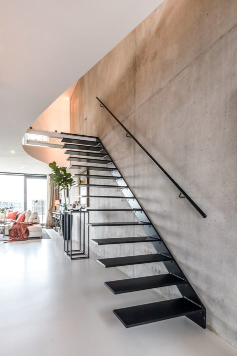 Steel Stairs Design, Stair Design Architecture, Staircase Design Modern, Contemporary Stairs, Stairs Design Interior, Escalier Design, Steel Stairs, Metal Stairs, Stairway Design