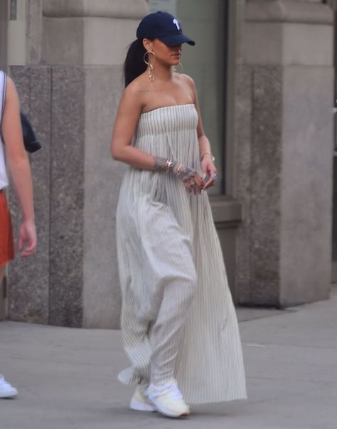 Rihanna Maxi Dress, Cap And Dress Outfit, Rihanna Style 2015, Rihanna Dress, Rihanna Outfits, Rihanna Looks, Rihanna Style, Friday Afternoon, Strapless Maxi