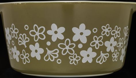 Spring Blossom Green | Pyrex Spring Blossom Pyrex, Crazy Daisy Pyrex, Frosted Garland, Pyrex Display, Pyrex Vintage Rare, Retro Style Kitchen, Pyrex Dishes, Rare Pyrex, Retro Glassware