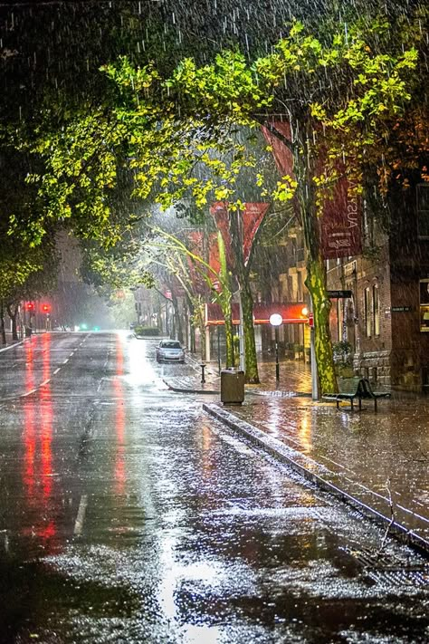 Aesthetic Rainy Night, Graph Art, Night Landscape Photography, City Rain, Rainy Sky, Rainy Street, Rainy Day Aesthetic, Rain Wallpapers, Night Landscape