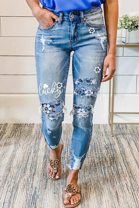 Modified Clothing, Applique Jeans, Ripped Denim Jeans, Swimwear Plus Size, Affordable Fashion Women, Upcycle Jeans, Graphic Style, Love Jeans, Embellished Jeans