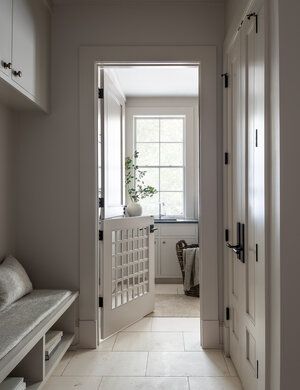 Vogue Living: September 2021 — Sean Anderson French Provincial Exterior, Sean Anderson Design, Modern Mudroom, Transitional Interior Design Style, Mudroom Inspiration, Sean Anderson, Natchez Trace, Traditional Style Homes, Mudroom Design