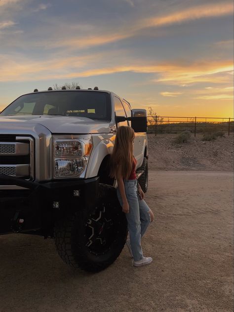 Pictures To Take With Your Truck, Truck Pics Photo Ideas, Girlfriend Truck Pictures, Pictures With Trucks Photo Ideas, Truck Girl Aesthetic, Truck Poses For Women, Truck Photoshoot Ideas Women, Country Truck Aesthetic, Truck Model Photoshoot