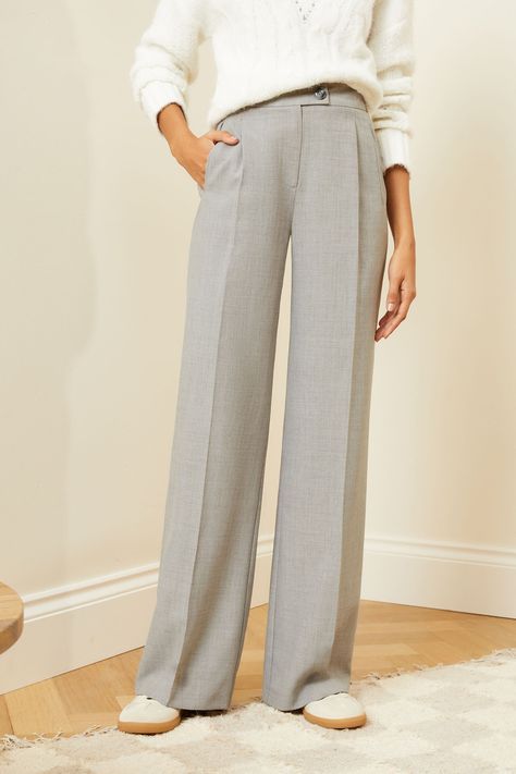 Smart Casual Trousers Women, Classic Tailored Style Women, Womens Wide Leg Pants Outfit, Tailored Trousers Women, Gray Trousers Outfit, Tailored Trousers Outfit, Grey Trousers Outfit, Formal Trousers Women, Tailored Pants Women