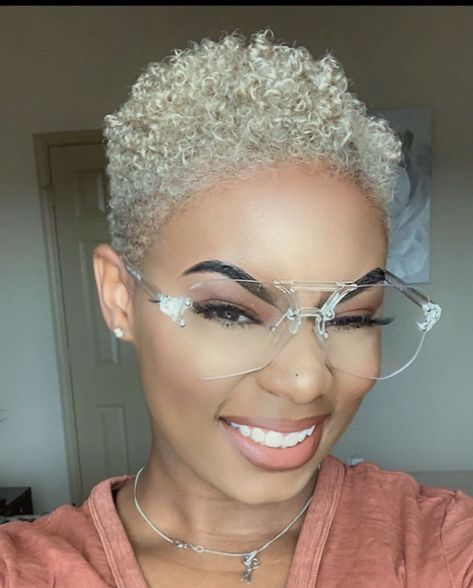 Tapered Twa Hairstyles, Curls Products, Tapered Haircut For Women, Blonde Twa, Tapered Natural Hair Cut, Tapered Twa, Short Platinum Blonde Hair, Makeup Flawless, Blonde Natural Hair