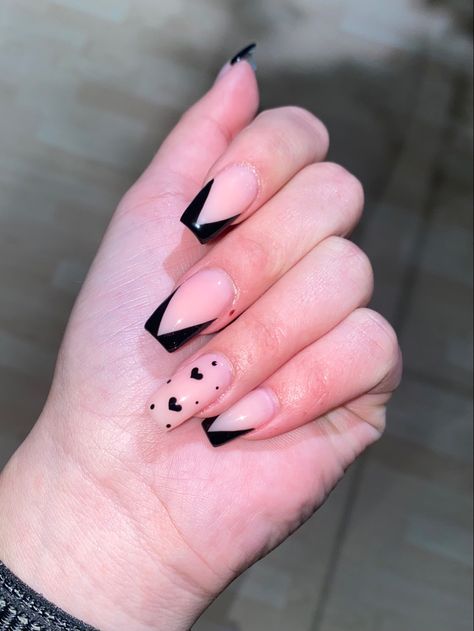 White Nail Art Designs, Pink Black Nails, Black And White Nail, Black French Nails, Wedding Day Nails, Black And White Nail Art, Pink French Nails, Finger Paints, Black Coffin Nails