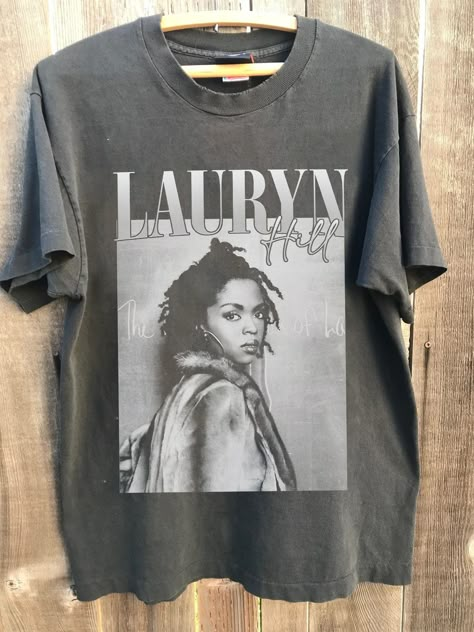 Lauryn Hill Graphic shirt , Retro Country Music Shirt, Lauryn Hill shirt, Hip-Hop Lauryn Tour Shirt,Albums Gift for Men Women Unisex T-Shirt : 100% Cotton (fiber content may vary for different colors) .: Medium fabric (5.3 oz/yd² (180 g/m .: Classic fit .: Runs true to size HOW TO ORDER Pick you favorite design. Review the size & color charts above FIRST and then select shirt size and color from the dropdown menu. Indicate the birthday year in the personalization box. Please note size measuremen Lyric Shirts, Country Music Shirt, Retro Country, Lauryn Hill, Hip Hop Shirts, Country Music Shirts, Mommy Style, Casual Chic Outfit, Tour Shirt