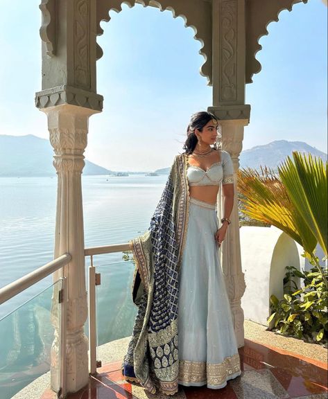 Jaipur Wedding Outfits, Bridesmaid Indian Outfits, Jaipur Outfits Ideas, Jaipur Outfits, Jaipur Outfit, Day Lehenga, Lehenga Pants, Blue Indian Outfit, Lehenga Aesthetic