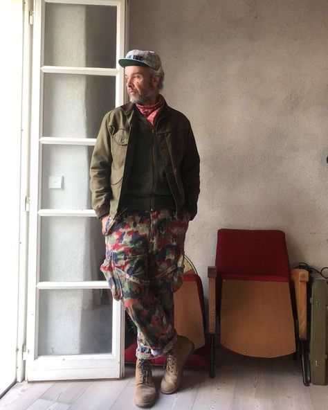 Roland Novak on Instagram: "Ready for a short hike into some autumnal woods. Curious about the #camo effect of the recently altered #alpenflage trousers. Just cut off the suspenders and made some belt loops from the extra cloth. #intothewoods #hike #swisscamo #military #reuserecycle #customized #menswear" A Short Hike, Suspenders, Cut Off, Parachute Pants, Harem Pants, Camo, Hiking, Trousers, Wood