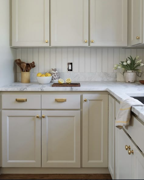 Kitchen Beadboard, Beadboard Kitchen, Seattle Interior Design, Have A Nice Weekend, Beadboard Backsplash, English Interior, Kitchen 2024, Nice Weekend, Cottage Kitchen