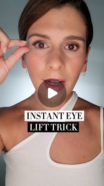 One Hooded Eyelid, Instant Face Lift Makeup, Eye Makeup For Puffy Eyes, Makeup For Puffy Eyelids, Eye Lid Lift Droopy Eyelids, Eye Lifting Makeup, Droopy Eye Makeup, Saggy Eyelids, Downturned Eyes