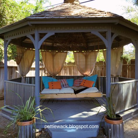 Gazebo Makeover, Hexagon Gazebo, Paint Leaves, Diy Gazebo, Gazebo Ideas, Make A Wreath, Wooden Gazebo, Diy Deco, Gold Spray Paint