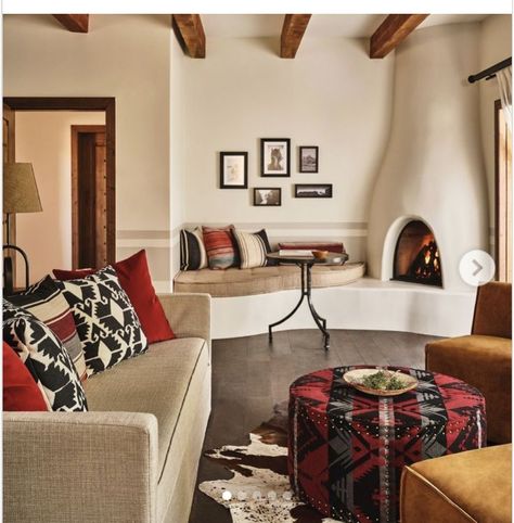 Modern Santa Fe Style, Cocktail Corner, Art Studio Design, Santa Fe Style, Throw Pillow Styling, Santa Fe New Mexico, White Barn, Conde Nast, Dream House Decor