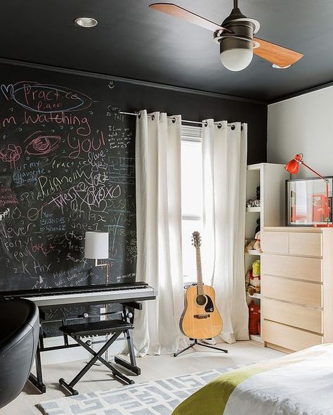 10 Super Cool Music Bedroom For Teenage Boys                                                                                                                                                                                 More Chalkboard Bedroom, Chalkboard Walls, Music Bedroom, Teenager Bedroom Boy, Teenage Boy Room, Boys Room Design, Boy Bedroom Design, Teen Boy Bedroom