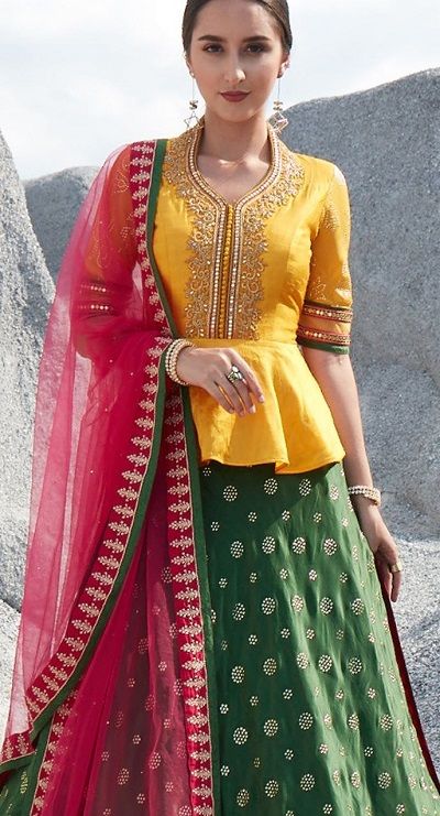 Latest Lehenga Blouse Designs, Gaun Peplum, Long Length Blouse, Choli Blouse Design, Long Blouse Designs, Bridesmaid Lehenga, Choli Dress, Yellow Lehenga, Lehnga Dress