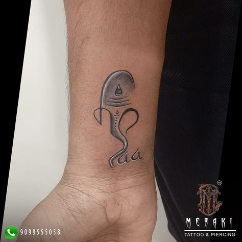 Combinamtion of maa-paa, ganesha and shivling tattoo #creativeart #shivling #shivatattoo #ganesha #ganeshatattoo #mapaatattoo #maapatattoo #tattoodesigns #creativesmalltattoo #creativetattoo #smalltattooideas #smalltattoo #mahadev #tattooideas #merakitattooindia #merakitattooahmedabad #vastrapur #tattooshop #tattooshopsnearme #besttattooartist Book your appointment for creative tattoo design call/whatsapp : 9099555058 Meraki Tattoo, Aa Tattoos, Ganesha Tattoo, Creative Tattoo, Shiva Tattoo, Shiva Pics, Lord Shiva Pics, Book Your Appointment, Creative Tattoos