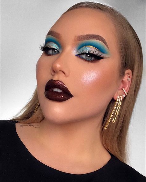 NikkieTutorials no Instagram: “wanted to write a cheesy Harry Potter joke....... but I’m Sirius 🤫😅😂 now up on my channel: Harry Potter’s SORTING HAT picks my makeup 😱…” Nikkie Tutorial, Burgundy Lips, Glitter Makeup Looks, Holiday Makeup, Blue Eyeshadow, Make Up Looks, Blue Makeup, Glitter Makeup, Makeup Goals