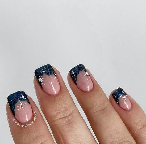 Nails Night Sky, Night Sky Nails, Sky Nails, Flower Nail Art, The Calm, The Night Sky, Mani Pedi, Flower Nails, Nail Artist